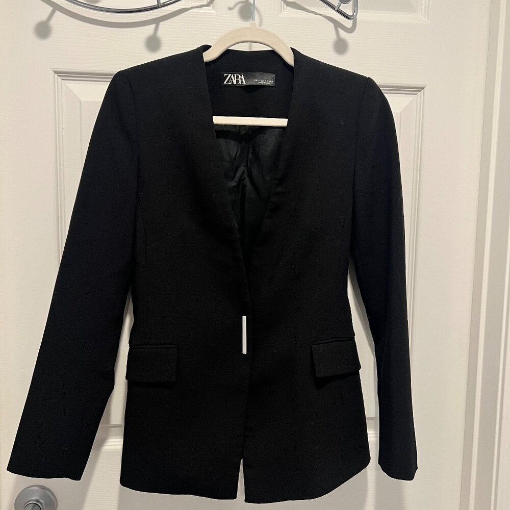 Zara - Woman Fitted Blazer